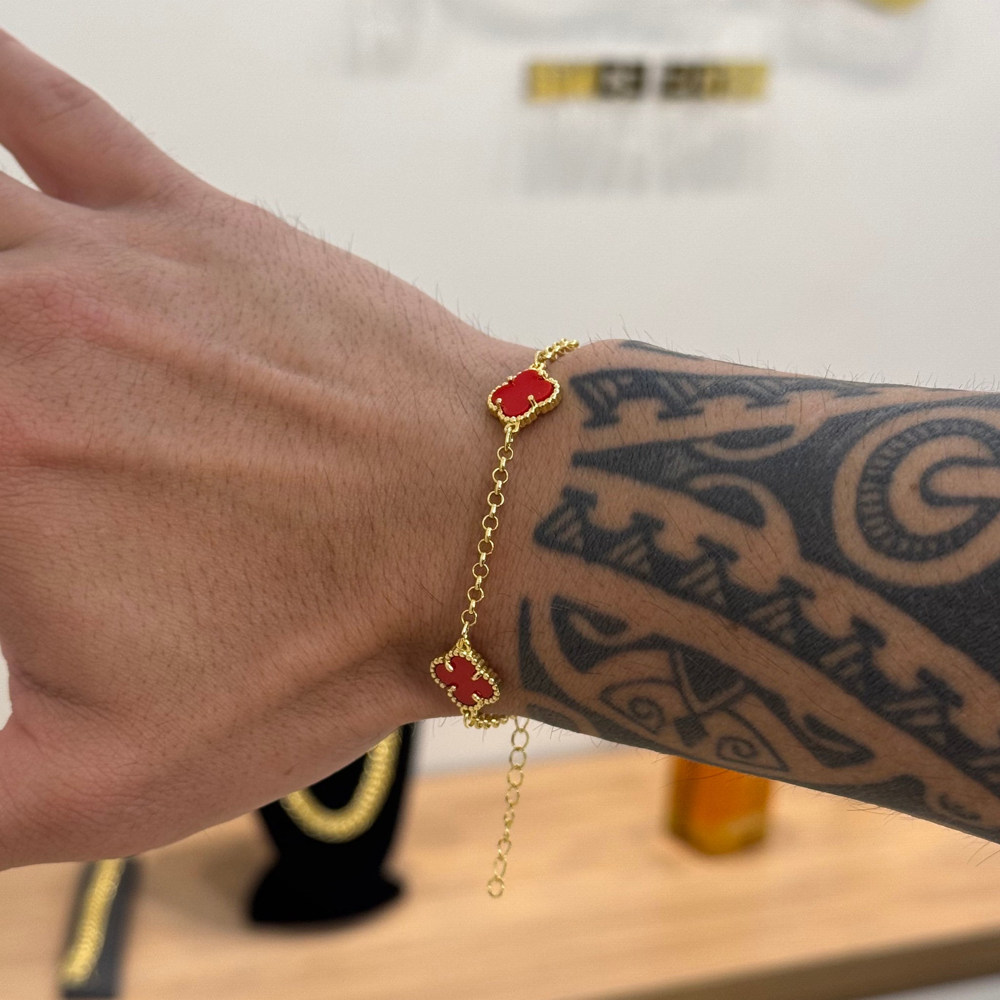 Pulseira Elo Português 2mm Trevo Rubi  Banhado A Ouro 18k