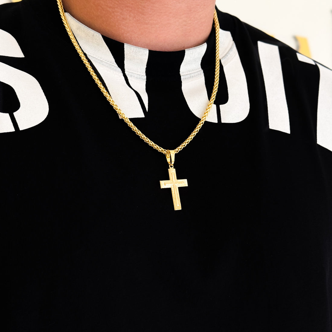 Colar Crucifixo Em Alto Relevo - Corrente e Pulseira Palmeira Banhado A Ouro 18k