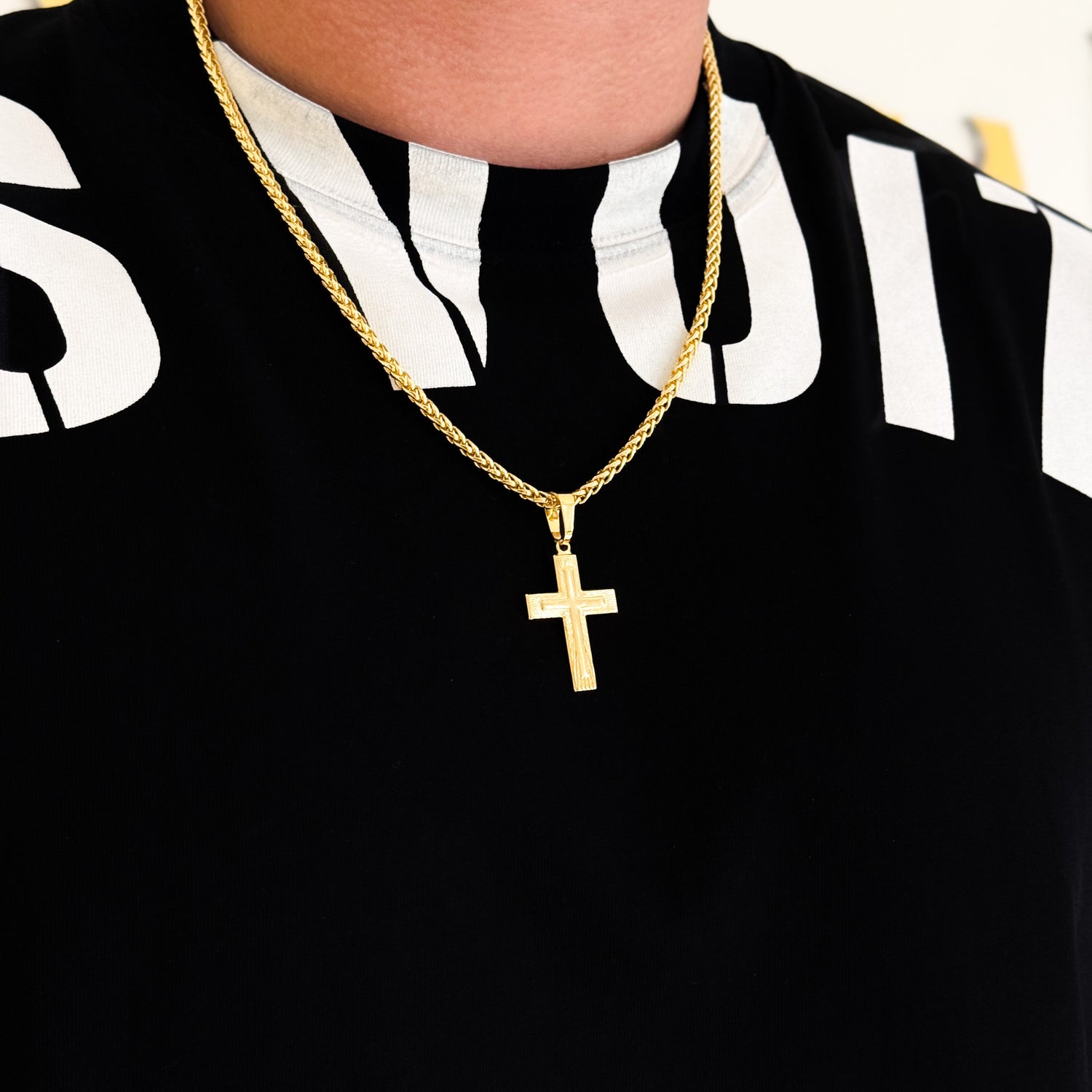 Colar Crucifixo Em Alto Relevo - Corrente e Pulseira Palmeira Banhado A Ouro 18k