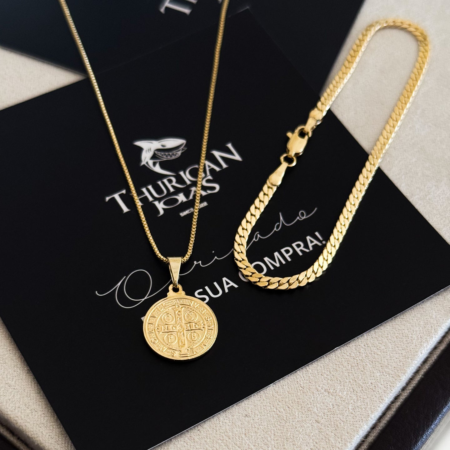 Colar Medalha De São Bento - Corrente Veneziana e Pulseira Grumet Flat Banhado A Ouro 18k