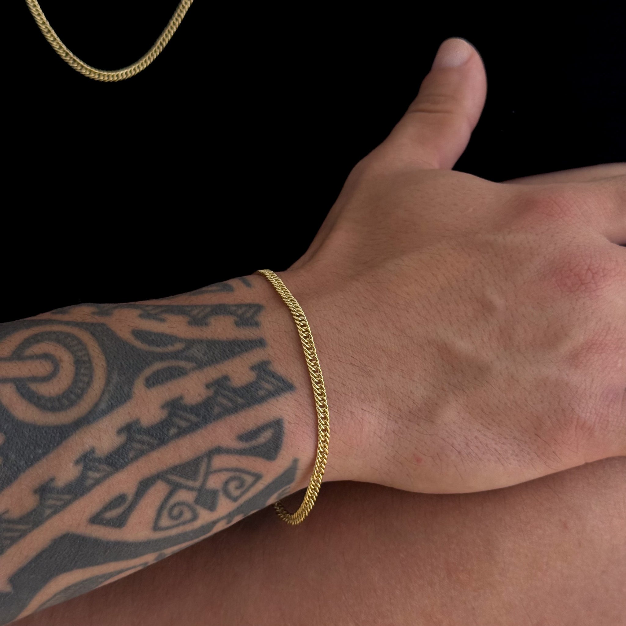 Colar Crucifixo Jesus Na Cruz 3D - Corrente e Pulseira Lacraia Banhado A Ouro 18k