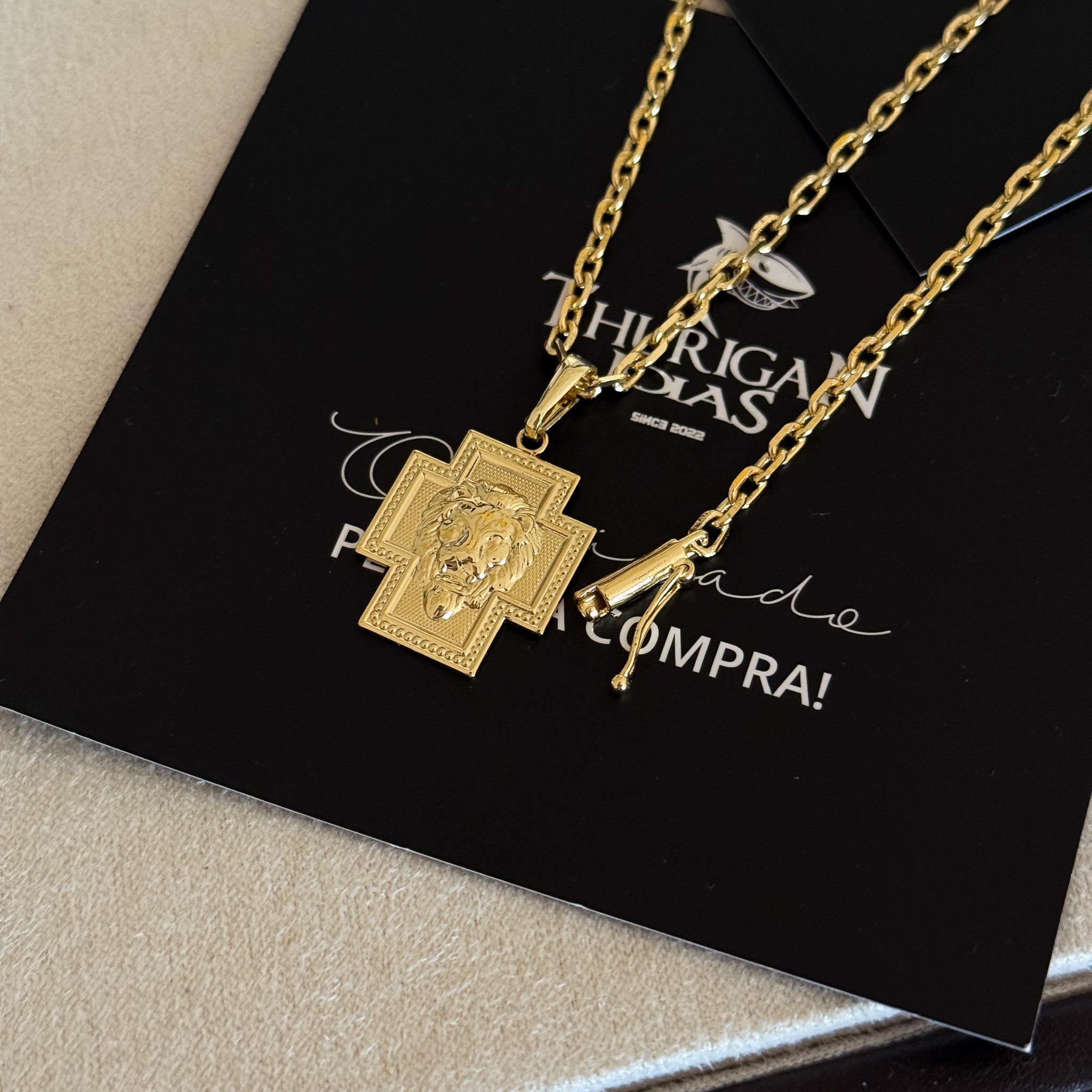 Colar Crucifixo Leão Judá - Corrente e Pulseira Cadeado 2mm Banhado A Ouro 18k